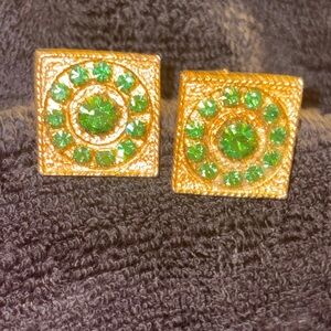 Vintage Gold-tone Square-faced Cufflinks. with a circular cluster setting